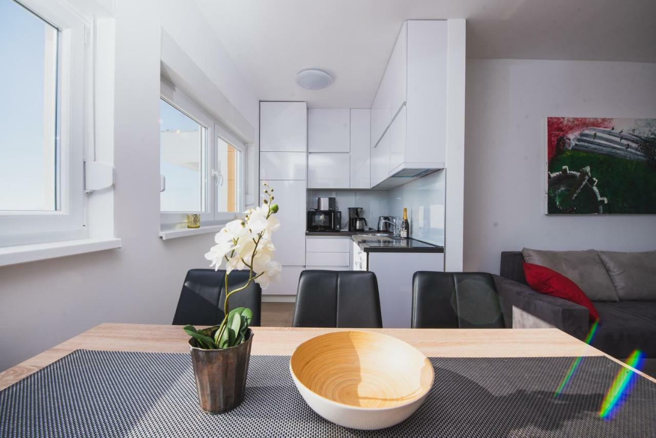 Pool Apartments Villa Dalia ノヴァリャ エクステリア 写真